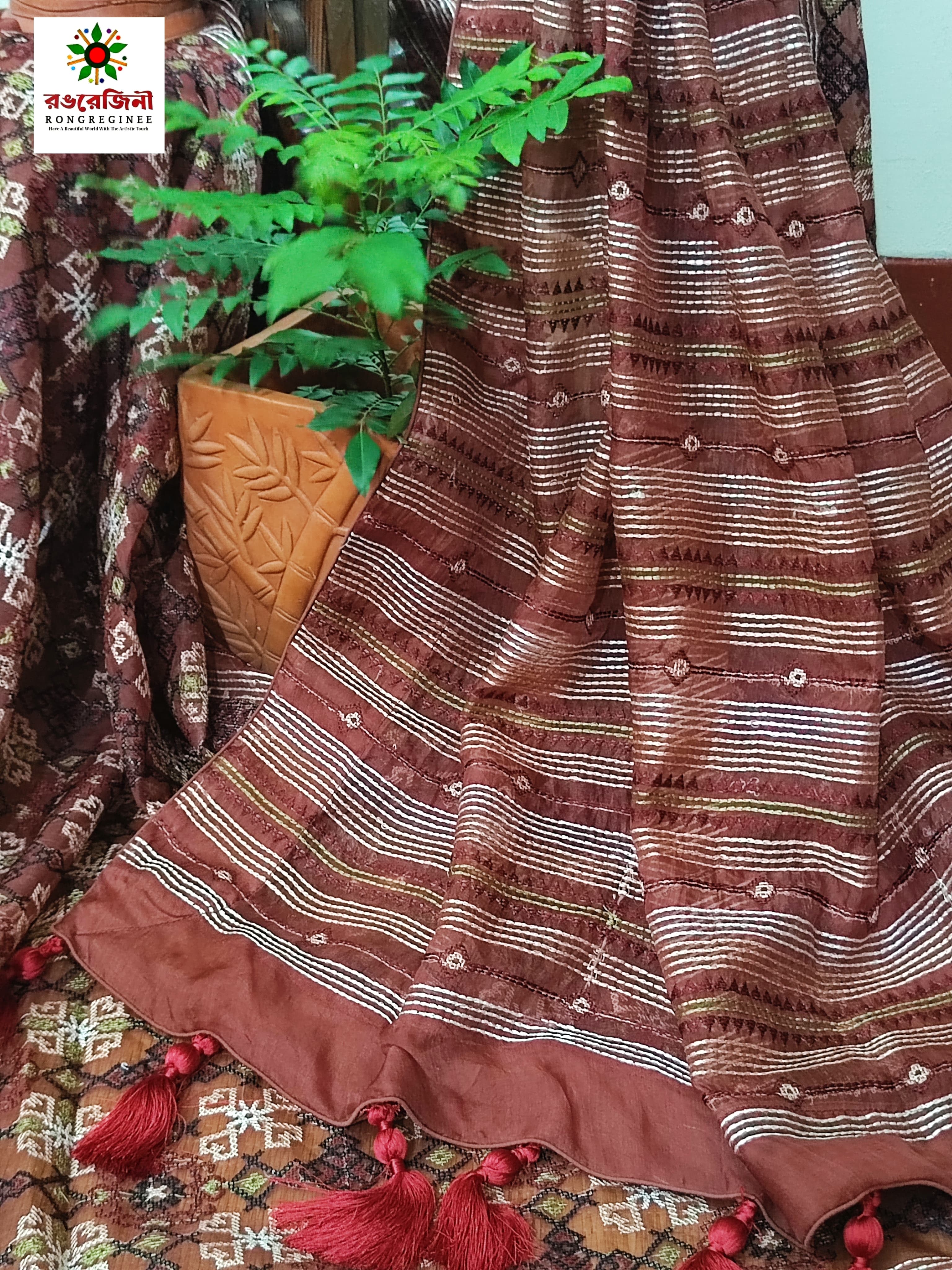 Earth- Toned Printed Handloom Saree_ Floral Motifs & Striped Pallu - Image 4